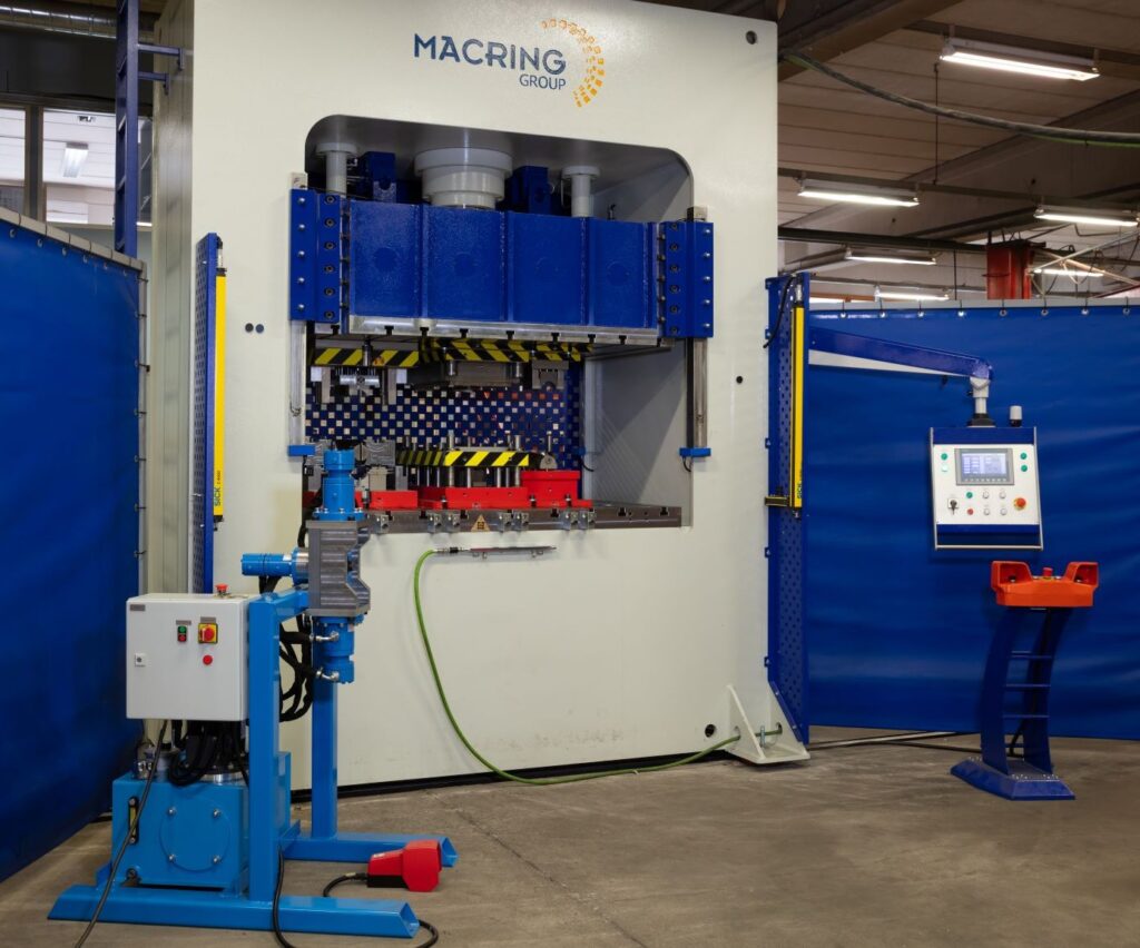 Prasy hydrauliczne do produkcji akcesoriów systemów rynnowych RWS
